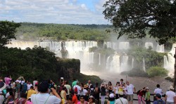 Cataratas no carnaval, Parana Turismo
