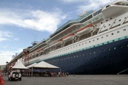 Porto de Paranaguá recebe navio com 2,6 mil turistas